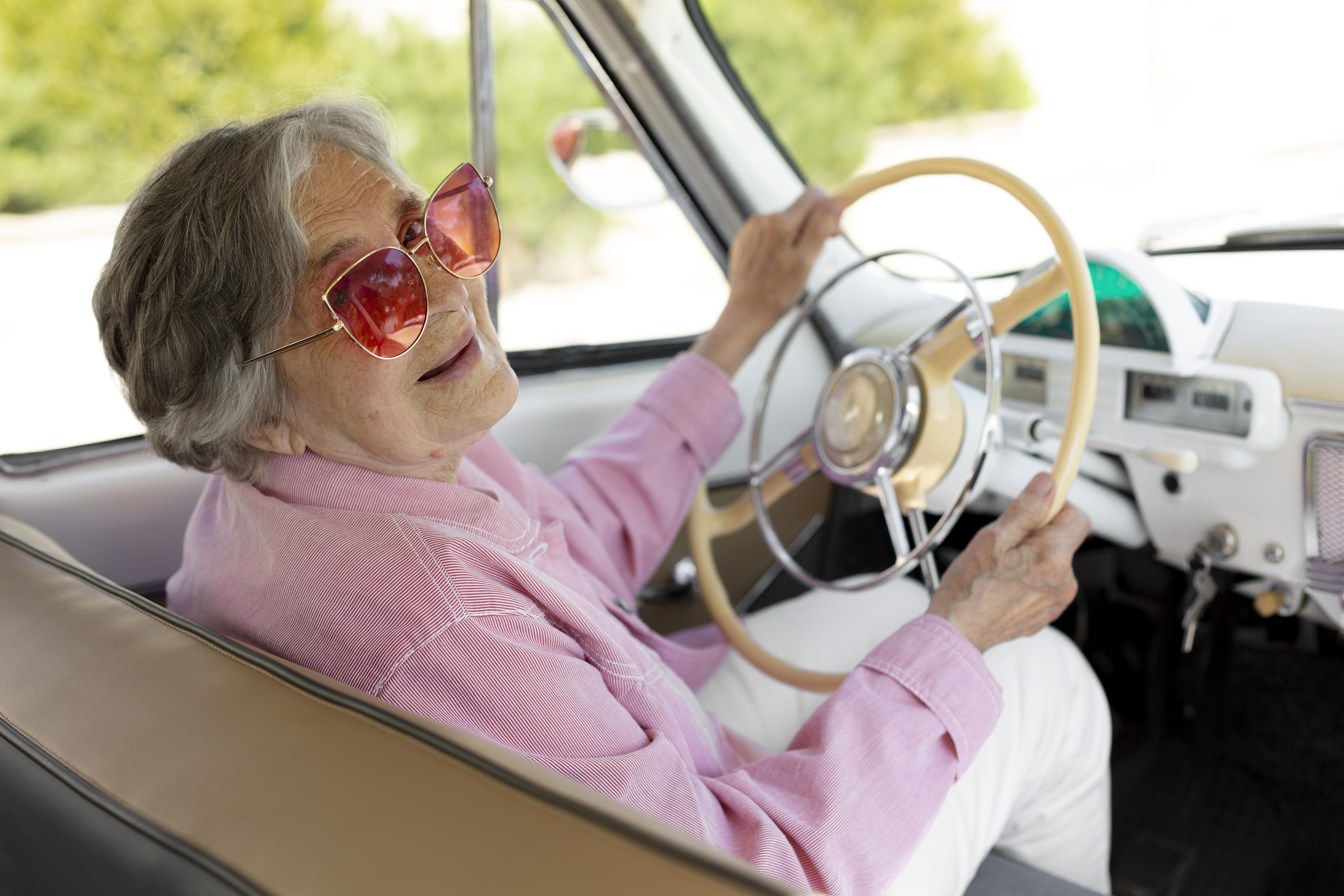 Financiamento de carros para idosos: até qual idade é permitido?